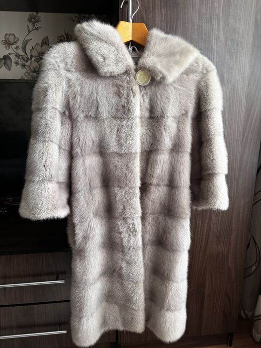 Продам норковую шубу.