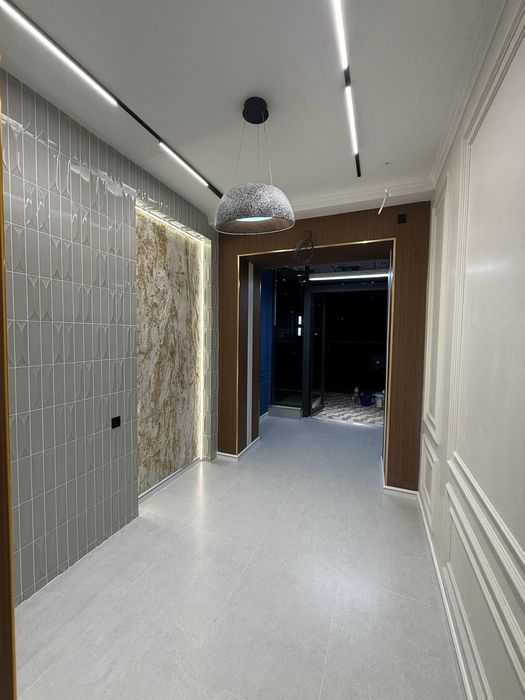 ПРОДАЕТСЯ коммерческое СВОЁ Ор р: метро Новза площадь 20м