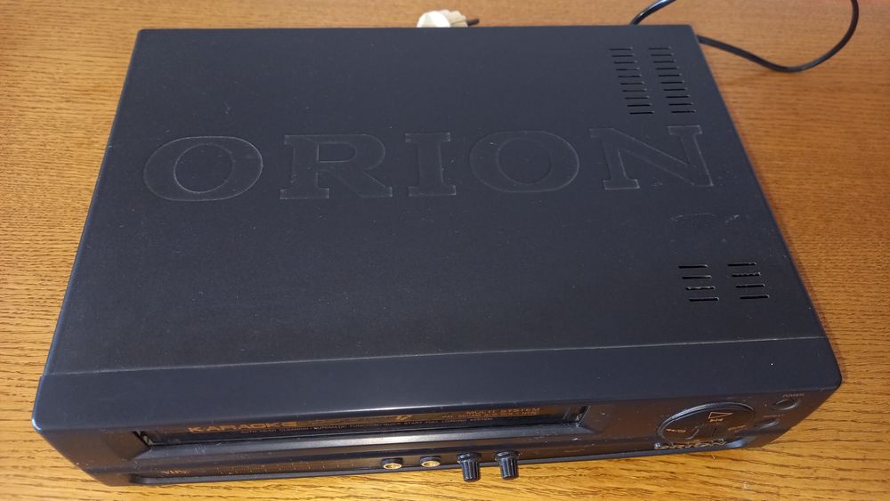 Видеомагнитофон и DVD плеер