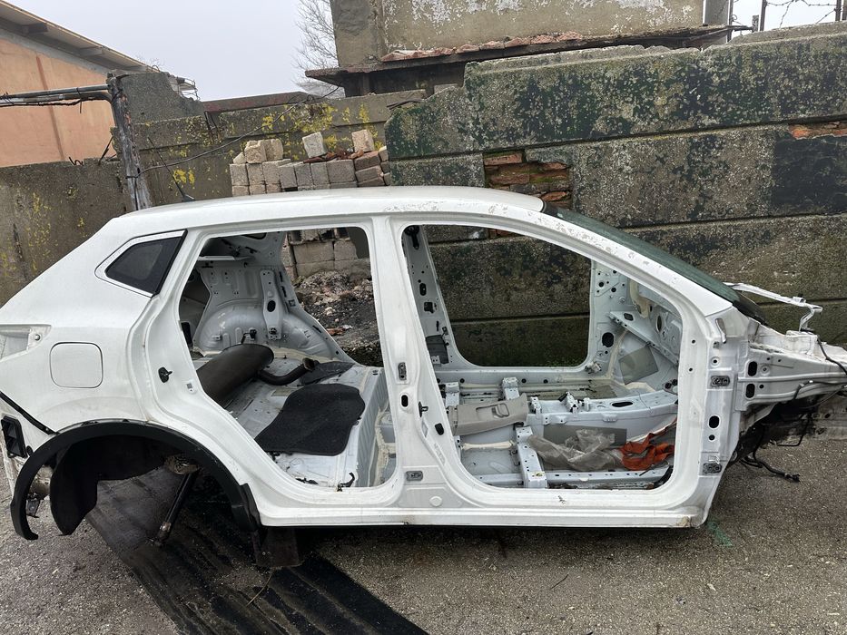 Таван задни панели колонки нисан кашкай 2016г