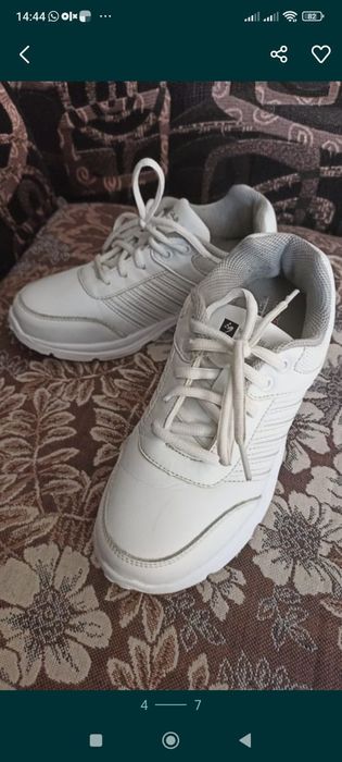 Продам недорого крассовки