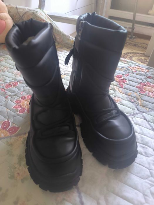 Продам детские сапожки