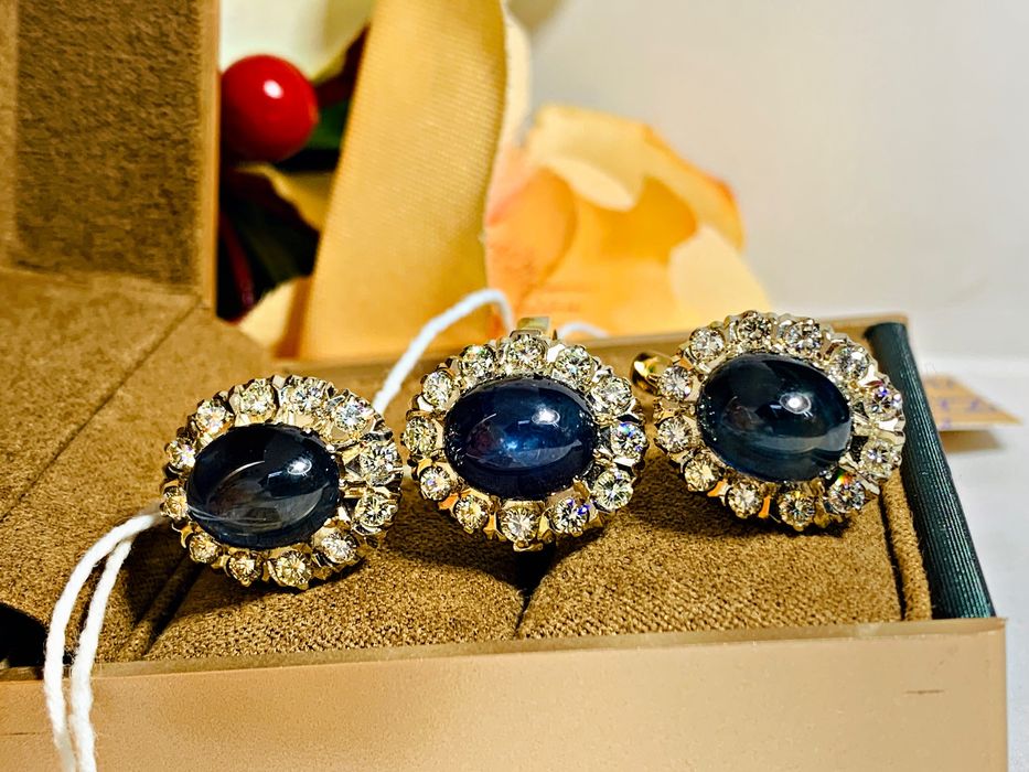 золотой комплект Голубые Озера с бриллиантами и Сапфирами
