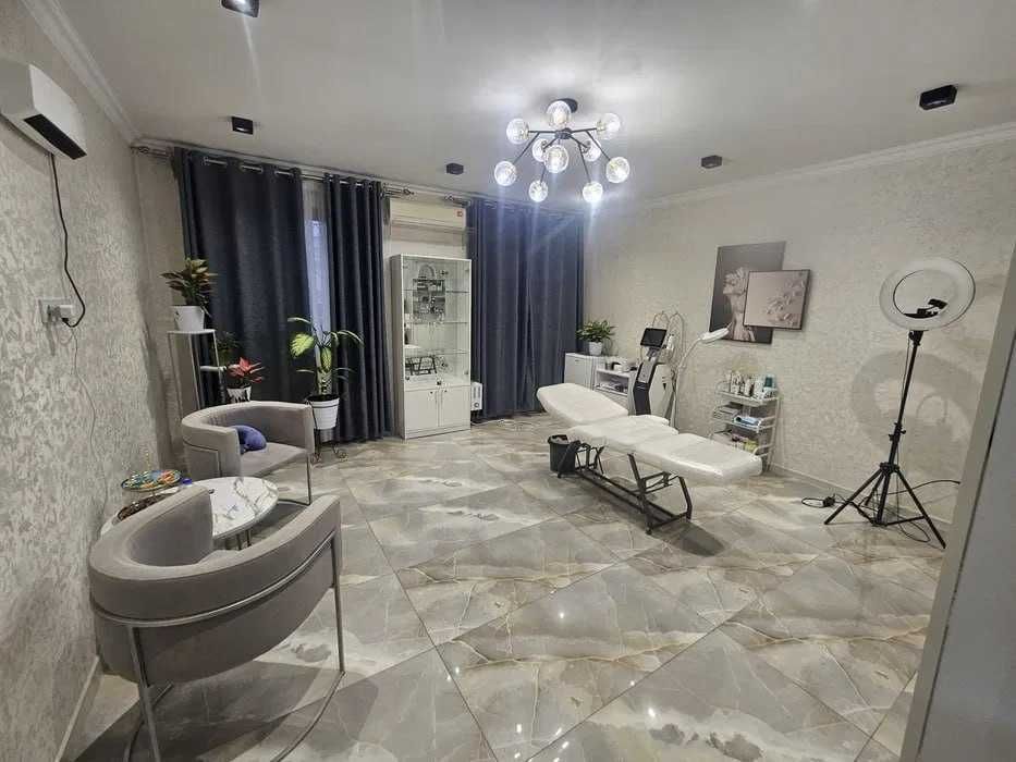 Срочна! Прадается Салон Кроссаты,75м2  С Арендатром 1000$