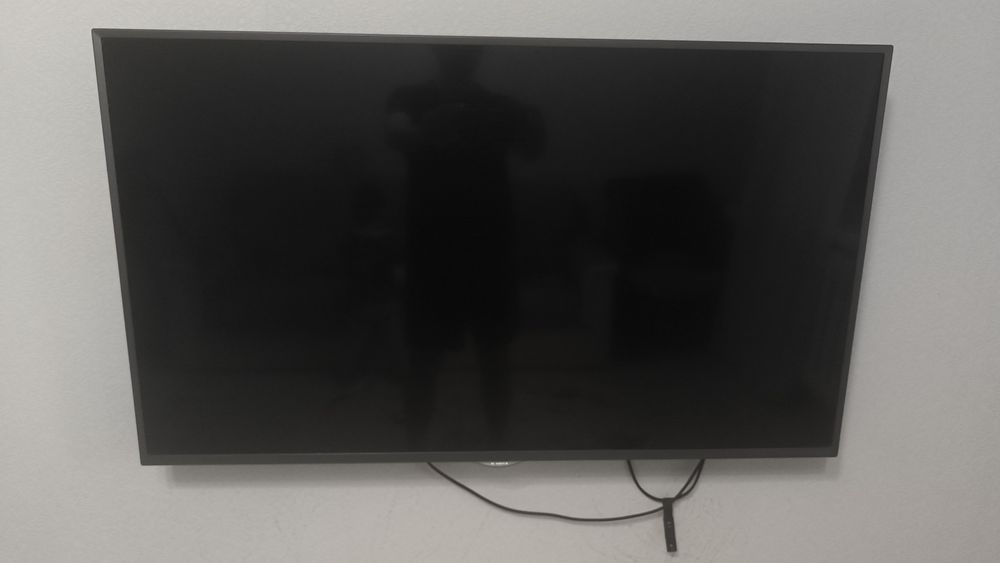 Телевизор Ясин на запчасти  экран разбит