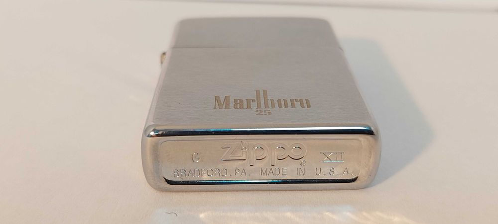 Bricheta de colectie ZIPPO MARLBORO - MADE IN USA