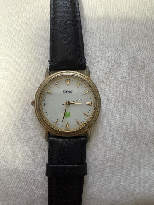 Ceas vintage Quartz clasic - carcasă aurie, curea neagră piele, stil retro