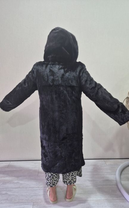 Продам норковую шубу