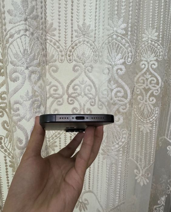 Iphone 16 pro max 99% yomks