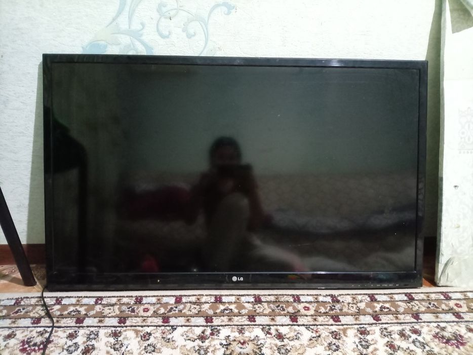 Телевизор большой