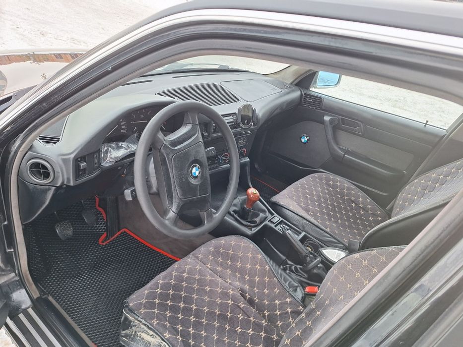 Продам машину бмв e34