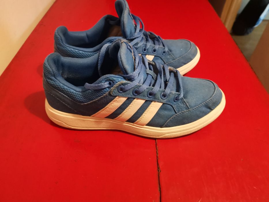 Pantofi Adidas din panza