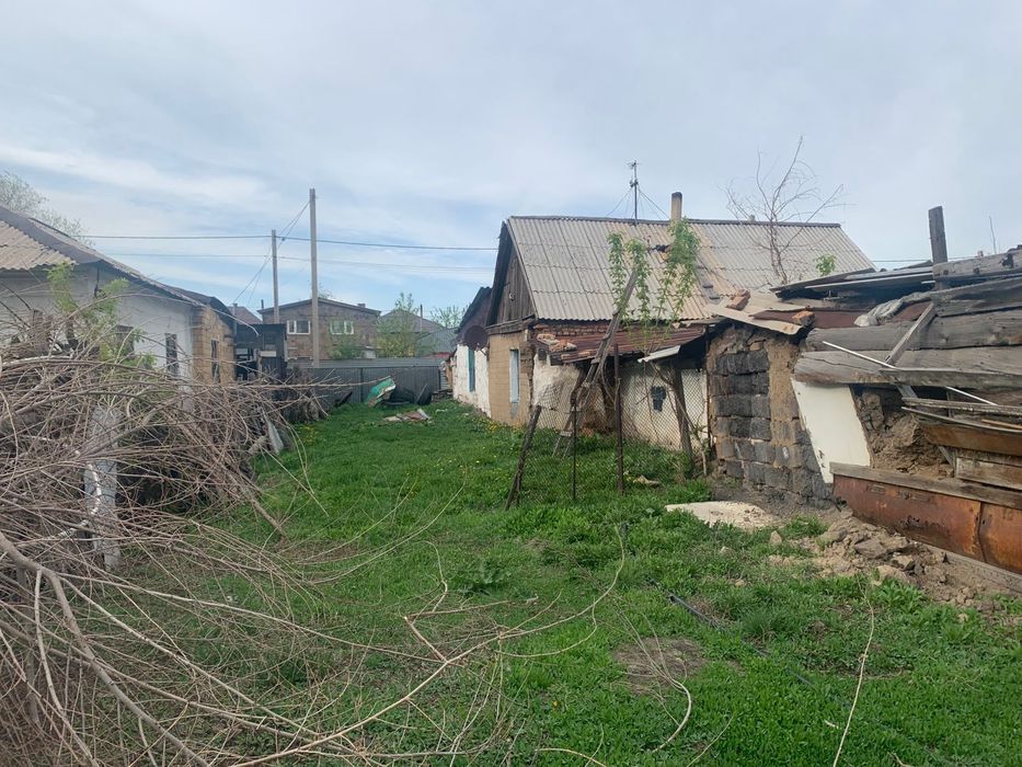 Продаю дом  10 соток срочно