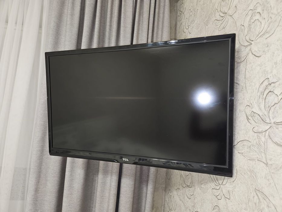 Телевизор TCL диагональ 82см
