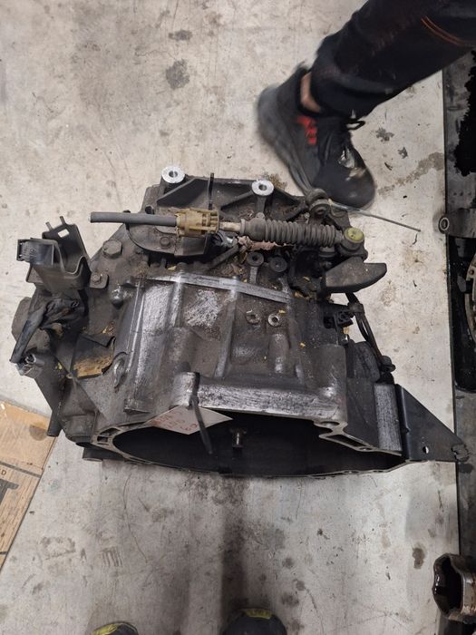 6 степенна ръчна скоростна кутия,Mazda 5 / Мазда 5 2010