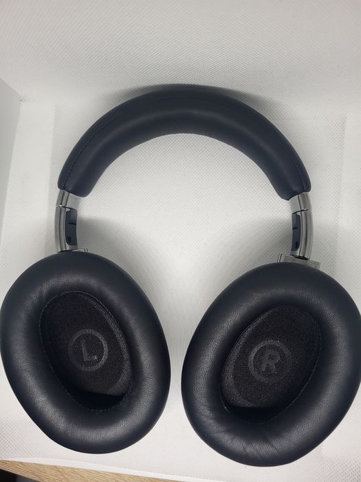 Căști supraauriculare Montblanc MB 01, negre