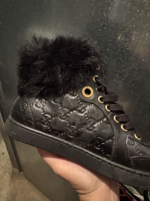 Дамски обувки с естествен пух