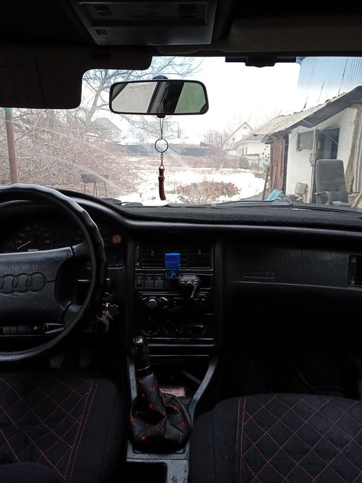 Продам автомобиль Ауди 80б4 универсал.