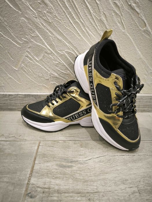 Оригинални Сникърси GUESS
