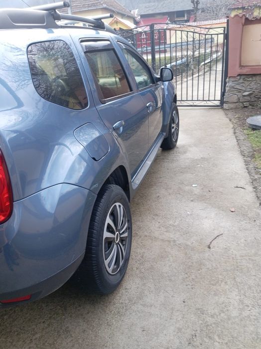 Vând Dacia Duster  4x4