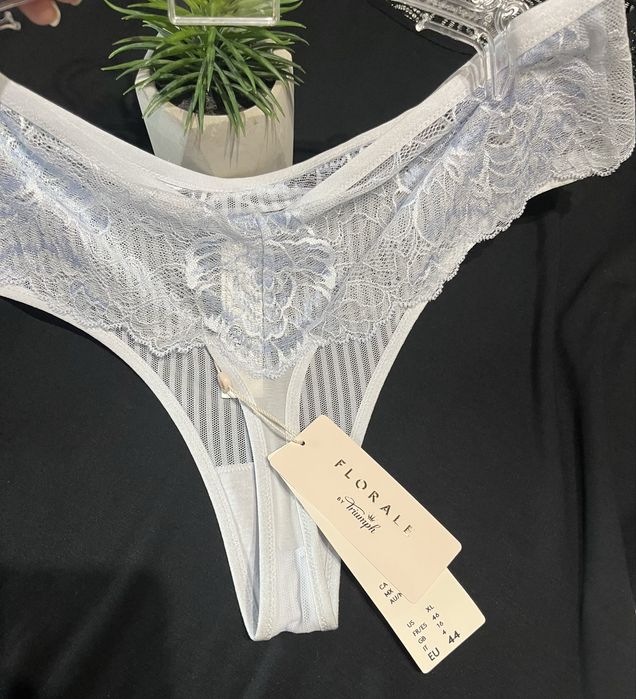 Оригинално бельо на Triumph размер XL