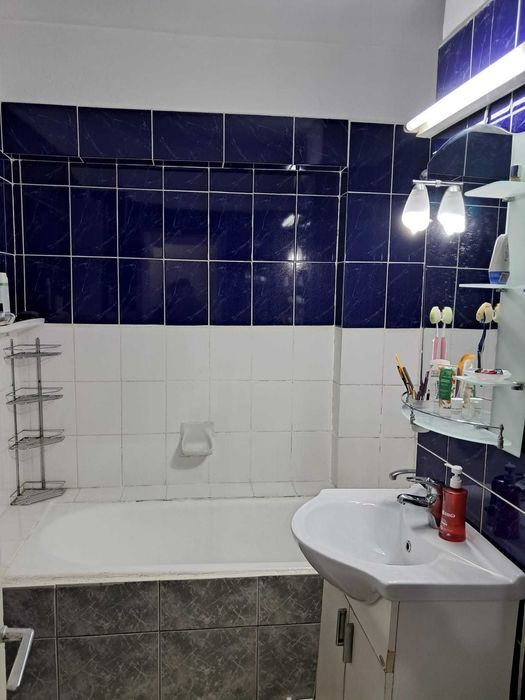 Vând apartament cu 4 camere, Vaslui, Piața Traian