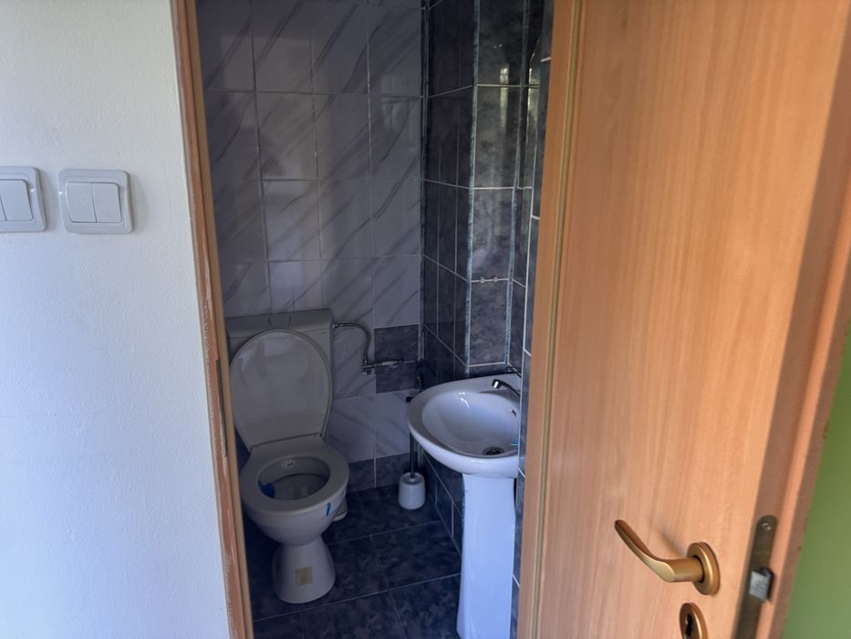 Inchiriez spatiu  comercial.