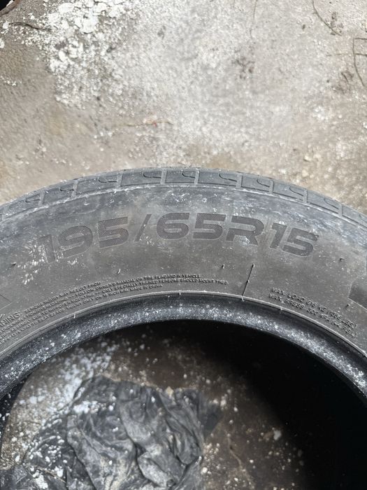 Шины 195/65R15 {4шт комплект)