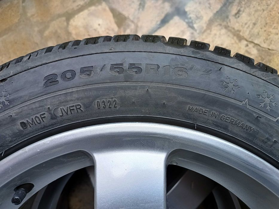 Зимни гуми Dunlop winter sport 5 - 205/55 R16 с джанти 5x114