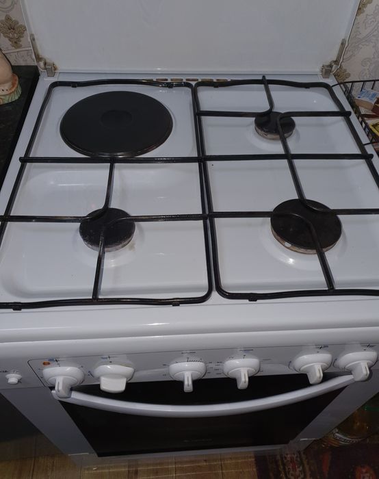 Газ плита фирма GEFEST производства Беларусия