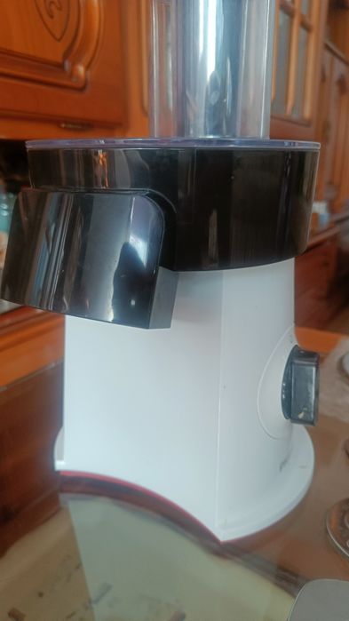 Vând razatoare Philips HR1388/80 utilizată