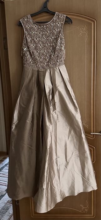 Платье вечернее