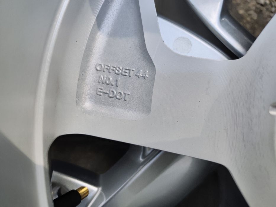 16" оригинални алуминиеви джанти за Hyundai Kona/Kia.