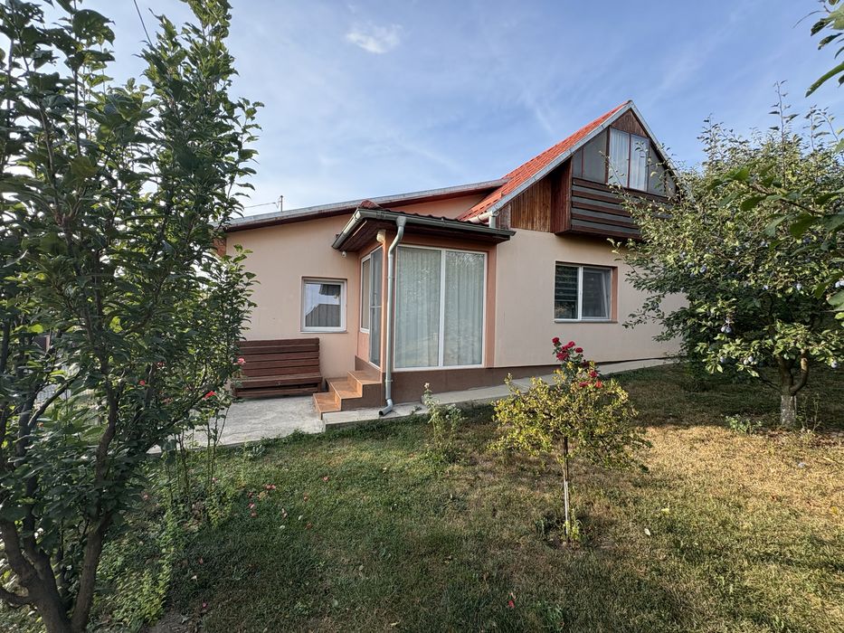 Casa de vanzare in com. Camarasu