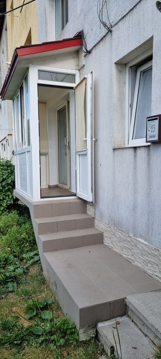 Închiriez spațiu comercial