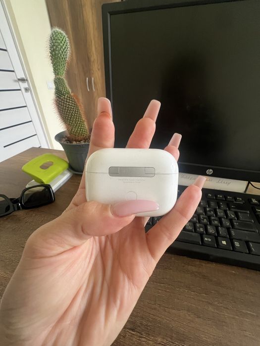 продается AirPods Pro