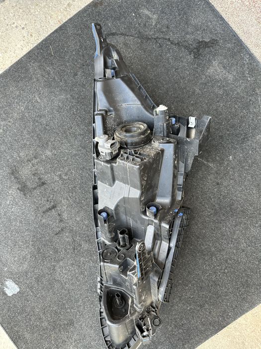 Far dreapta nissan e nv200.cod:1ee011334-02.