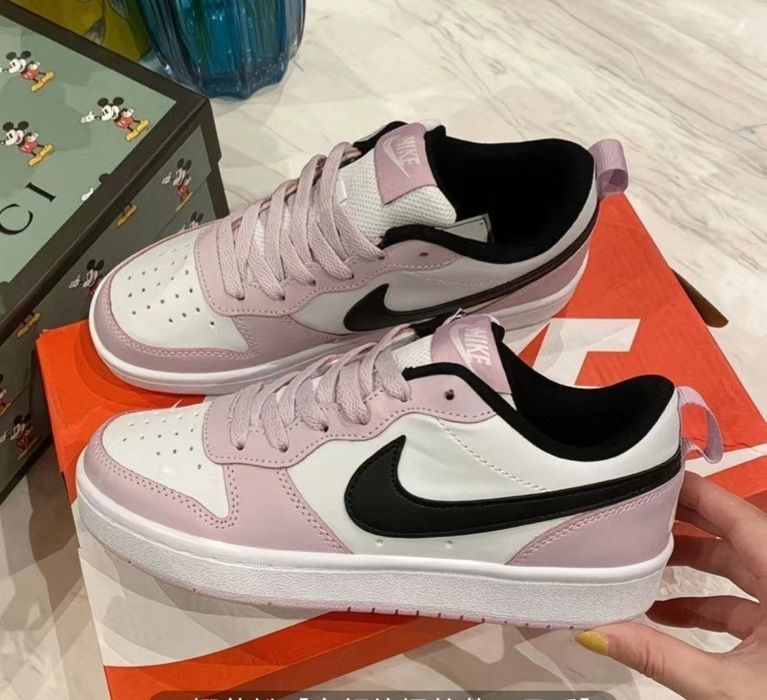 Стильные, удобные кроссовки