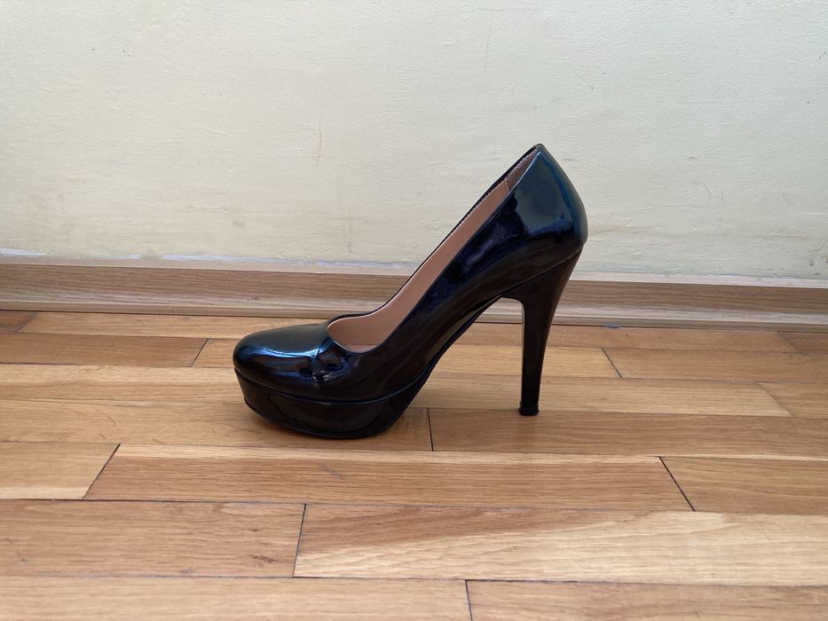 Обувки на ток 35 номер