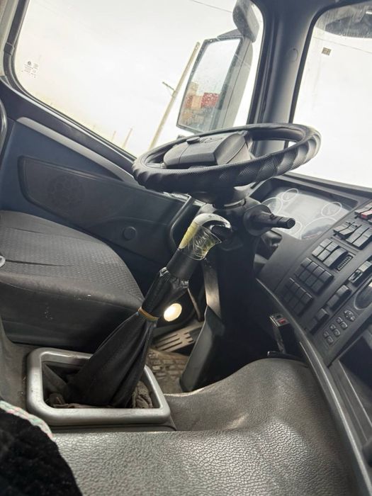 HOWO yuk mashinasi samasval sotiladi