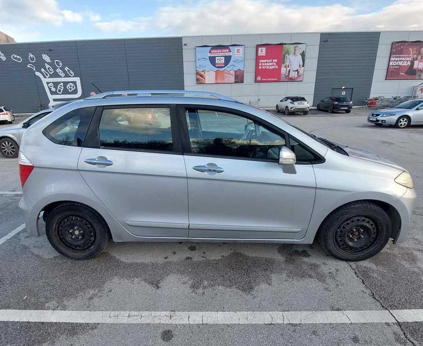 Продавам Honda FR-V 2.2D. в много добро състояние.
