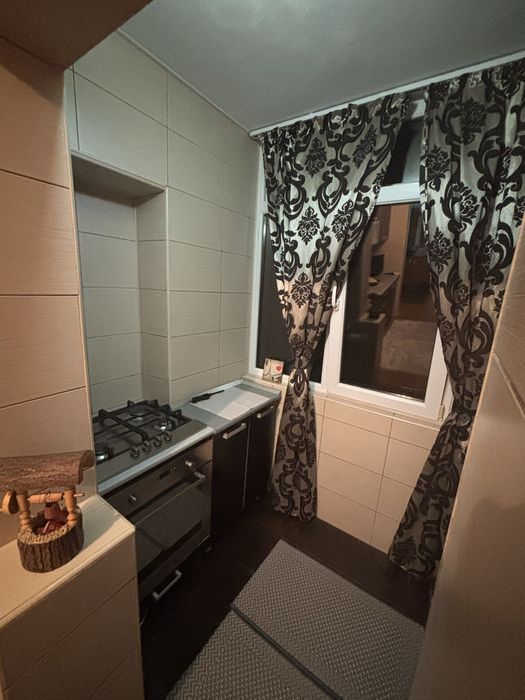 Inchiriez apartament 3 camere 9Mai