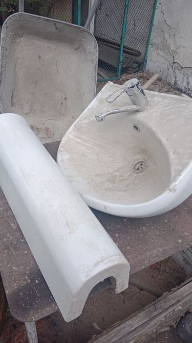 Продам унитаз и раковину