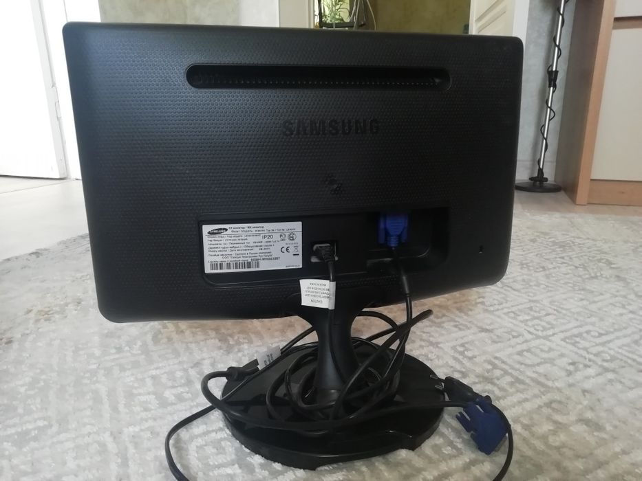 Монитор от компьютера