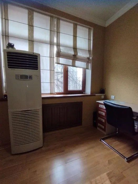 Bollarga ijara, Oybek metro 900 mingdan