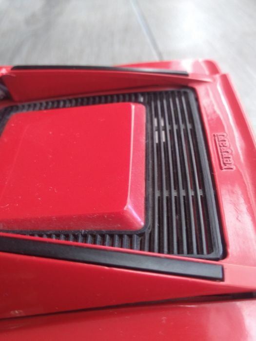 Ferrari Testarossa 1/18