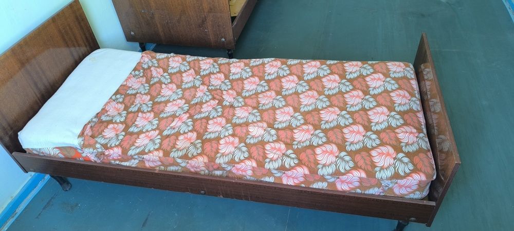 Кровати с матрасом