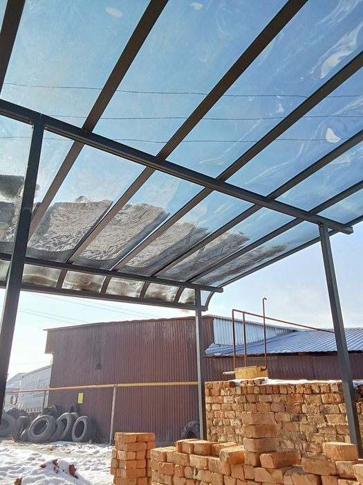 Безстоечный навес