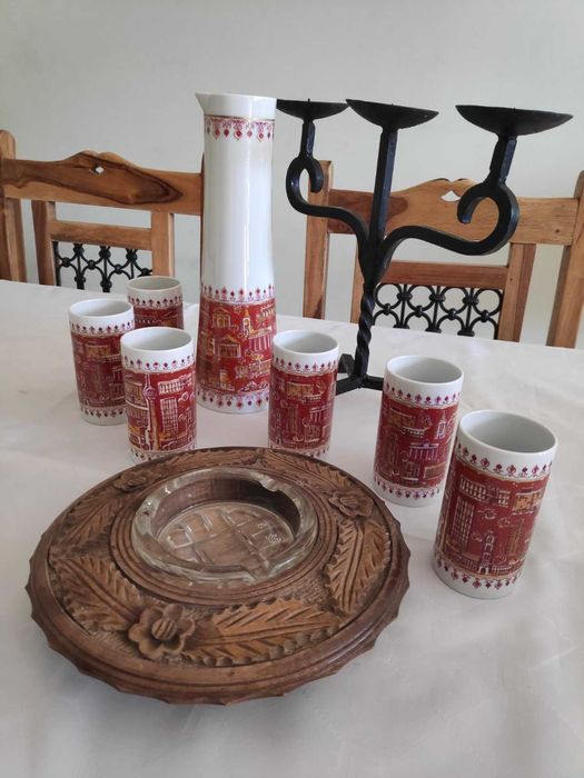 Сервизи, чаши, Цени от 8 до 50  евро, за снимка.