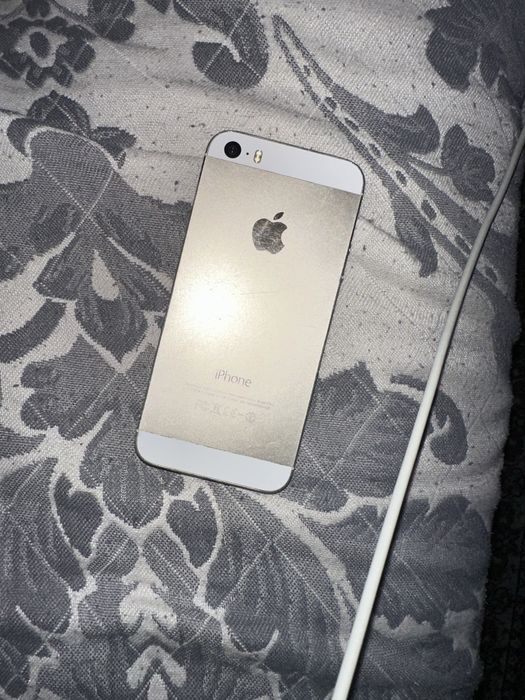 айфон 5s на 16гб